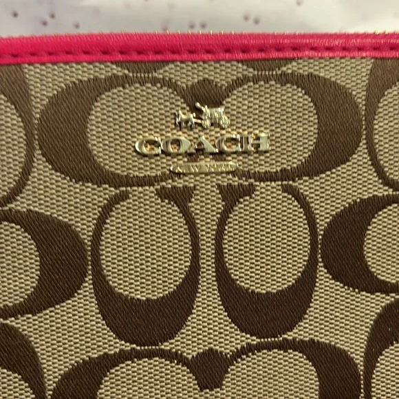 New Coach Accordion Zip Wallet - Picture 2 of 6